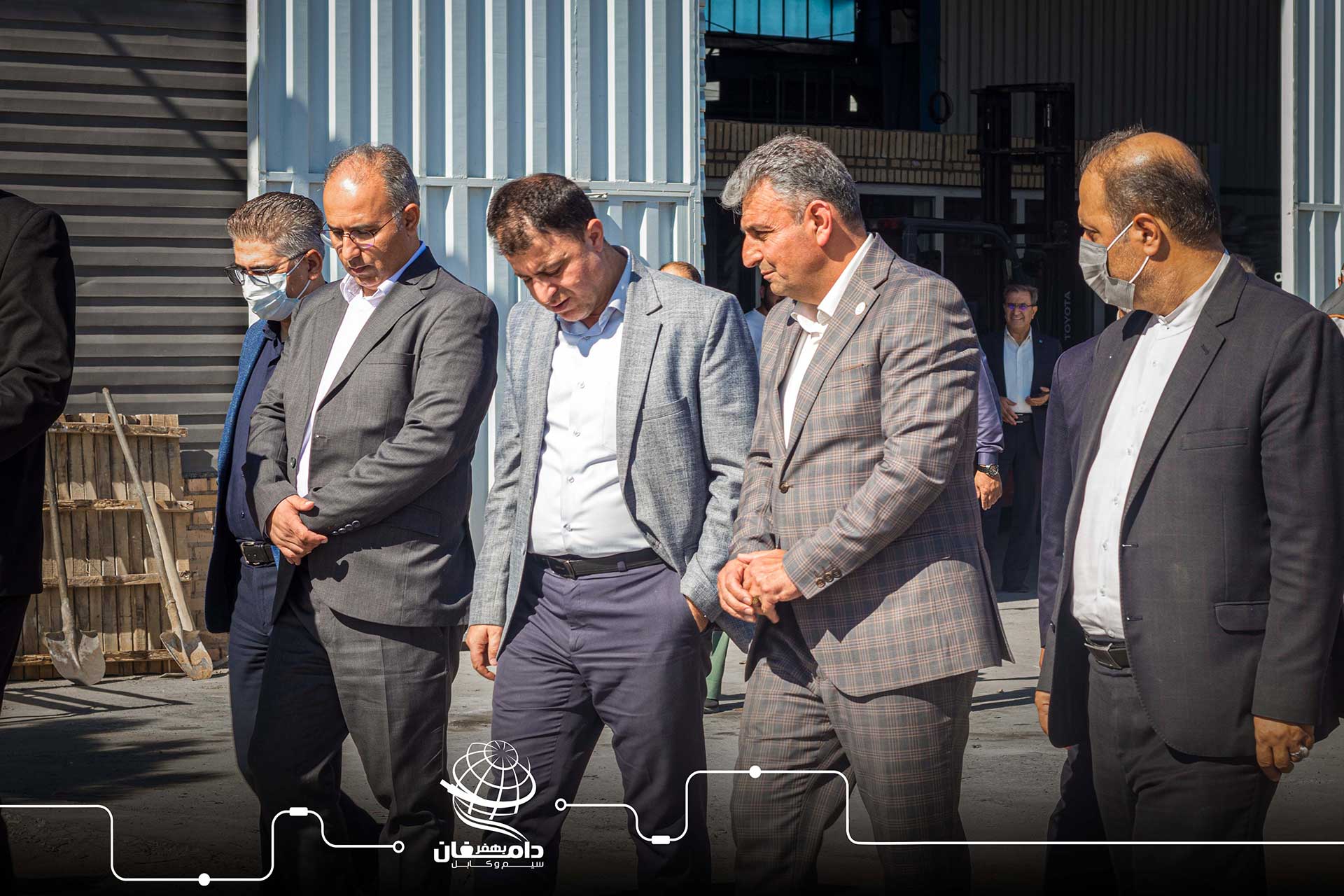 بازدید معاون هماهنگی امور اقتصادی استانداری سمنان از کارخانه سیم و کابل بهفر دامغان 2 بازدید معاون هماهنگی امور اقتصادی استانداری سمنان از کارخانه سیم و کابل بهفر دامغان